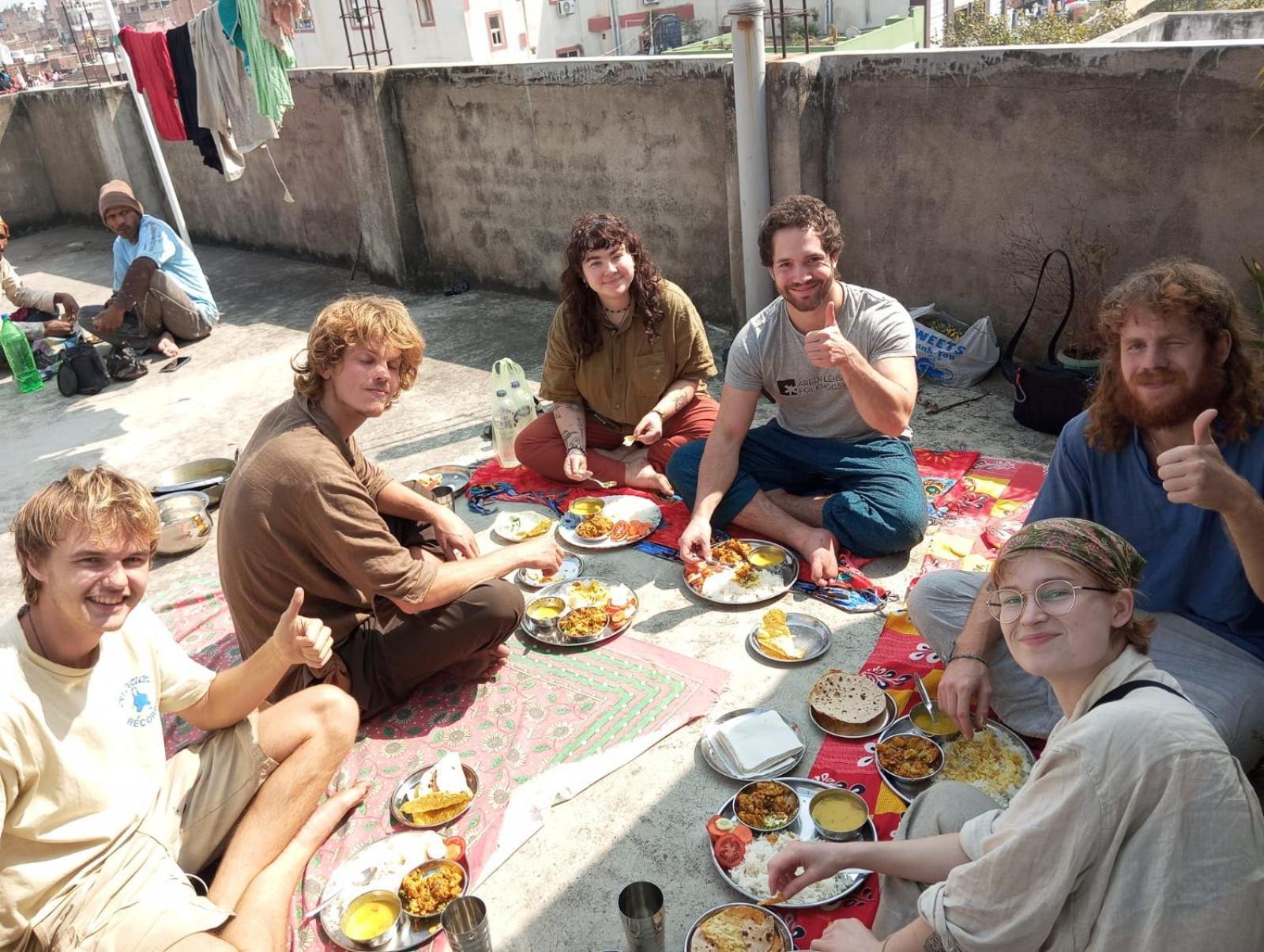 Darbar Homestay Гая Екстериор снимка