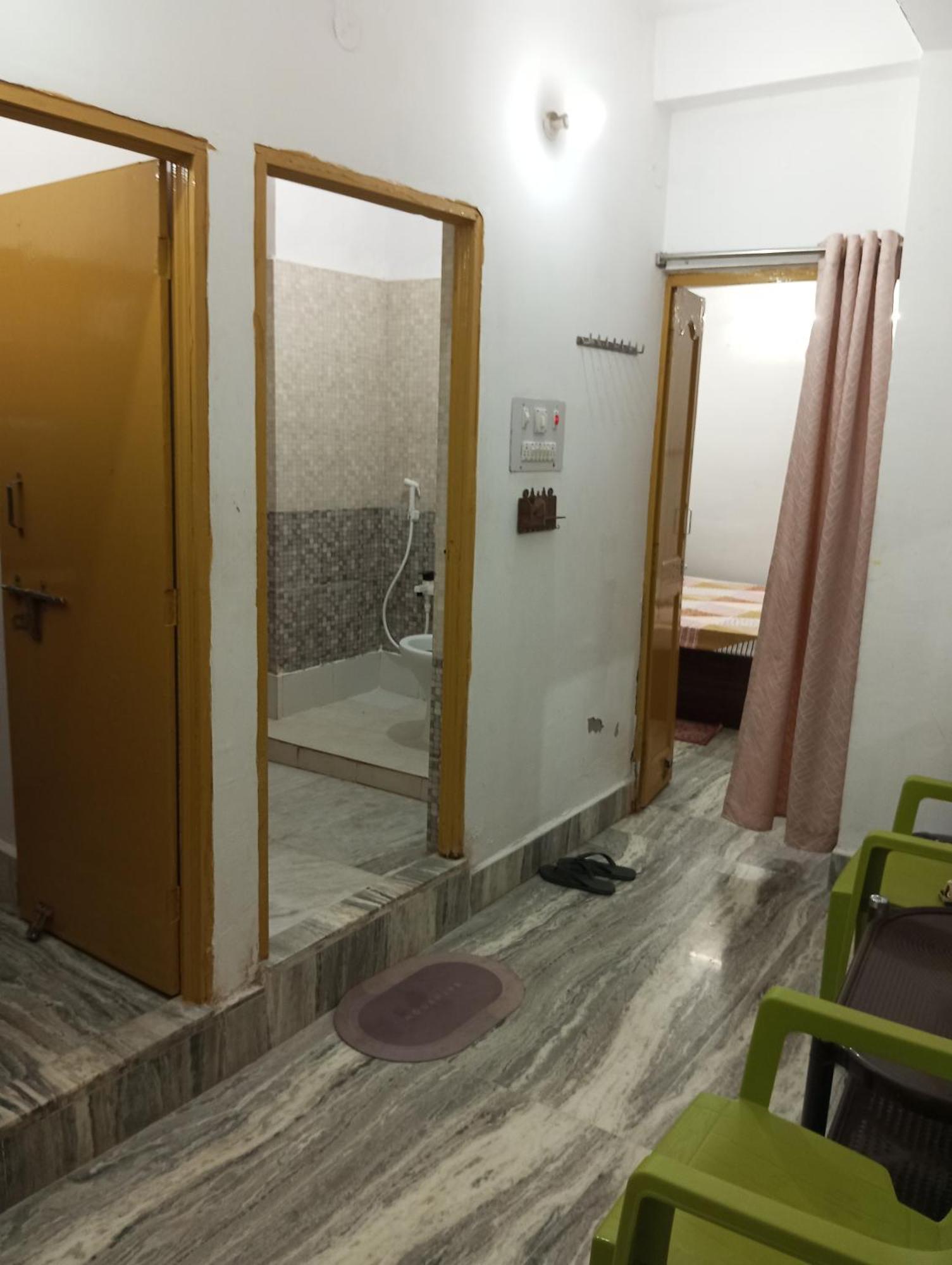 Darbar Homestay Гая Екстериор снимка